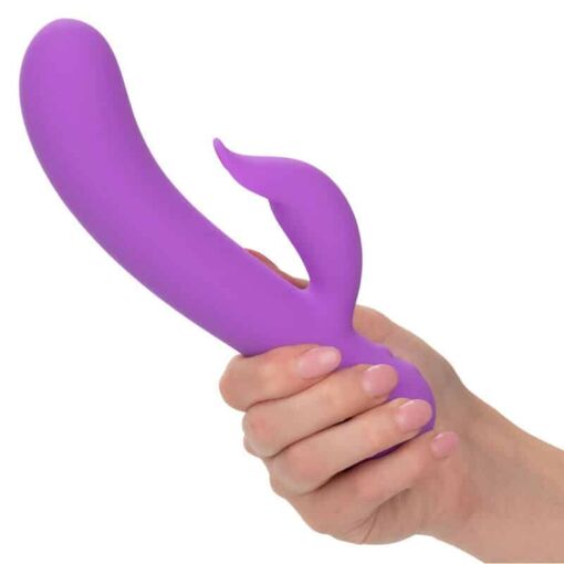 CALEXOTICS – FIRST TIME VIBRADOR COMPLACIENTE RECARGABLE MORADO - intimamenities.com