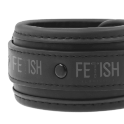 Comprar FETISH SUBMISSIVE - COLLAR Y ESPOSAS CUERO VEGANO CON FORRO DE NEOPRENO al mejor precio - Envíos Discretos