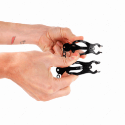 KINK - PINZAS PARA PEZONES ESTILO JAPONÉS CON CADENA NEGRO 30 CM - piKanteo | Despierta tu lado más piKante
