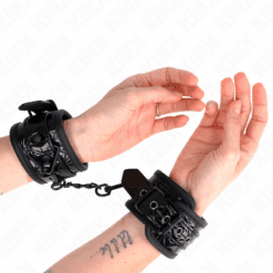 KINK - MUÑEQUERAS CON PATRÓN DE DIAMANTES NEGRO AJUSTABLE 17-26 CM X 5.5 CM - piKanteo | Despierta tu lado más piKante