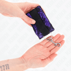 KINK - MUÑEQUERAS CORTAS DE ENCAJE TERCIOPELO Y UNIÓN DE NYLON VIOLETA/NEGRO 23 X 6.5 CM - piKanteo | Despierta tu lado más piKante