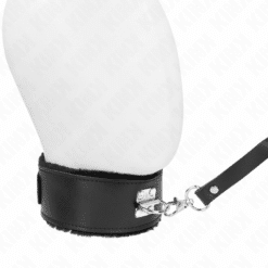 Comprar KINK - COLLAR CON CORREA 116 CM DE PIEL NEGRO AJUSTABLE 40-48 CM X 6 CM al mejor precio - Envíos Discretos