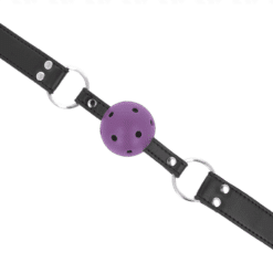 Comprar KINK - MORDAZA DE BOLA 4 CM TRANSPIRABLE CON DOBLE REMACHE MORADO 62 x 2.5 CM AJUSTABLE 42-58 CM al mejor precio - Envíos Discretos