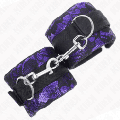 Comprar KINK - MUÑEQUERAS CORTAS DE ENCAJE TERCIOPELO Y UNIÓN DE NYLON VIOLETA/NEGRO 23 X 6.5 CM al mejor precio - Envíos Discretos