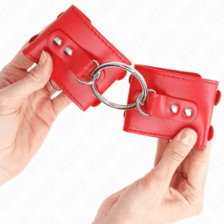 Comprar KINK - MUÑEQUERAS FIJAS CON ANILLA Y TACHUELAS ROJO AJUSTABLE 17-22 CM X 6.5 CM al mejor precio - Envíos Discretos
