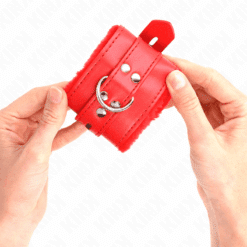 Comprar KINK - MUÑEQUERAS FORRADAS CON AGUJEROS CUADRADOS ROJO Y CORREA ROJO AJUSTABLE 17-29 CM X 6 CM al mejor precio - Envíos Discretos