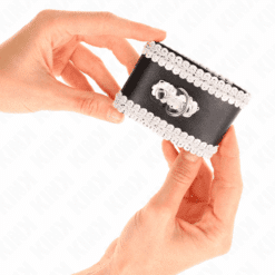Comprar KINK - MUÑEQUERAS NEGRO CON ENCAJE DECORATIVO BLANCO AJUSTABLE 20-23 CM X 5.5 CM al mejor precio - Envíos Discretos