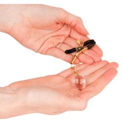 Comprar KINK - PINZAS PARA PEZONES DORADAS CON COLGANTE DE VIDRIO 6 CM al mejor precio - Envíos Discretos