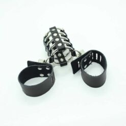 Comprar OHMAMA FETISH - JAULA PENE CON ANILLAS METALICAS Y CORREAS PIEL al mejor precio - Envíos Discretos