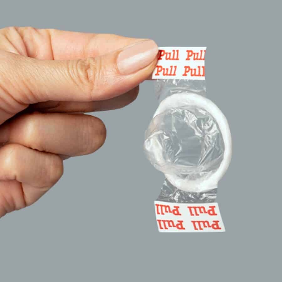 UNIQ - PULL PRESERVATIVOS CON TIRAS SIN LÁTEX 3 UNIDADES - piKanteo | Despierta tu lado más piKante Comprar UNIQ - PULL PRESERVATIVOS CON TIRAS SIN LÁTEX 3 UNIDADES al mejor precio - Envíos Discretos