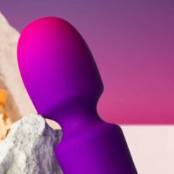 Comprar ROCKS- OFF - GLO- GIRL VIBRADOR WAND MINI MORADO al mejor precio - Envíos Discretos