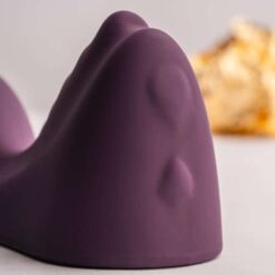 Comprar ROCKS- OFF - RUBY GLOW VIBRADOR SIT-ON MORADO al mejor precio - Envíos Discretos